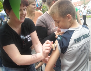 Festyn dla dzieci w Węgorzewie - piracki tatuaż